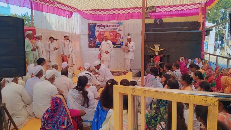 धामणी येथे महादेव मंदिरात रुद्राभिषेक