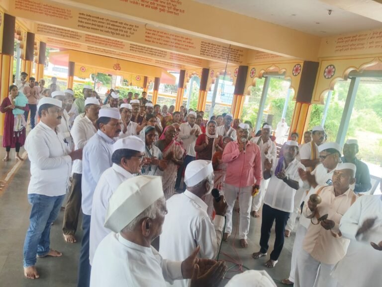 आषाढी एकादशी निमित्त जारकरवाडीत भाविकांची गर्दी